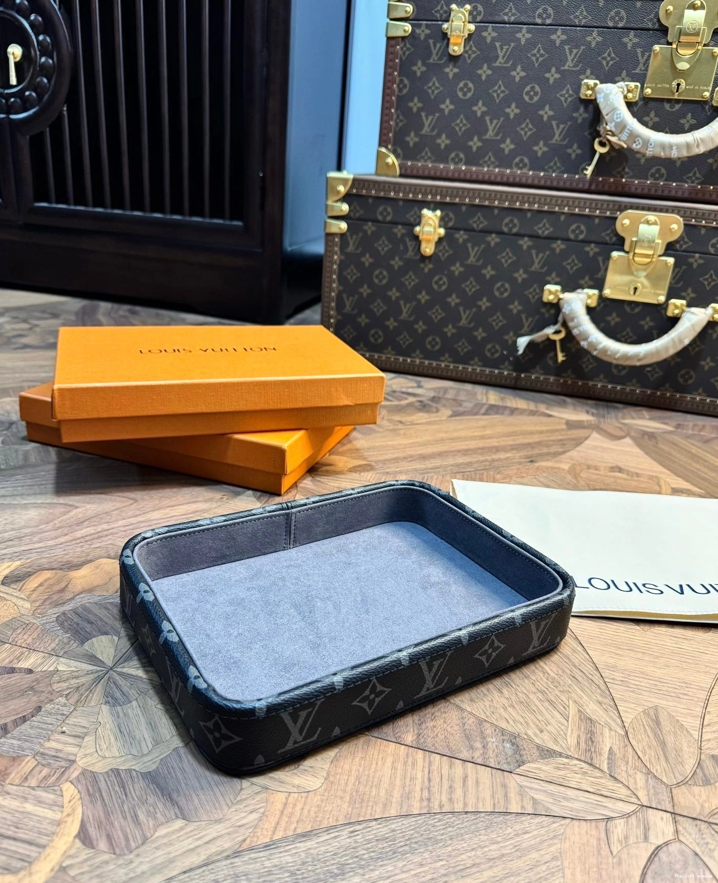 CUSTOM TRAY VALET LV 0804
